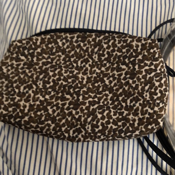 Makeup bag with removable cheetah pouch - Picture 4 of 4